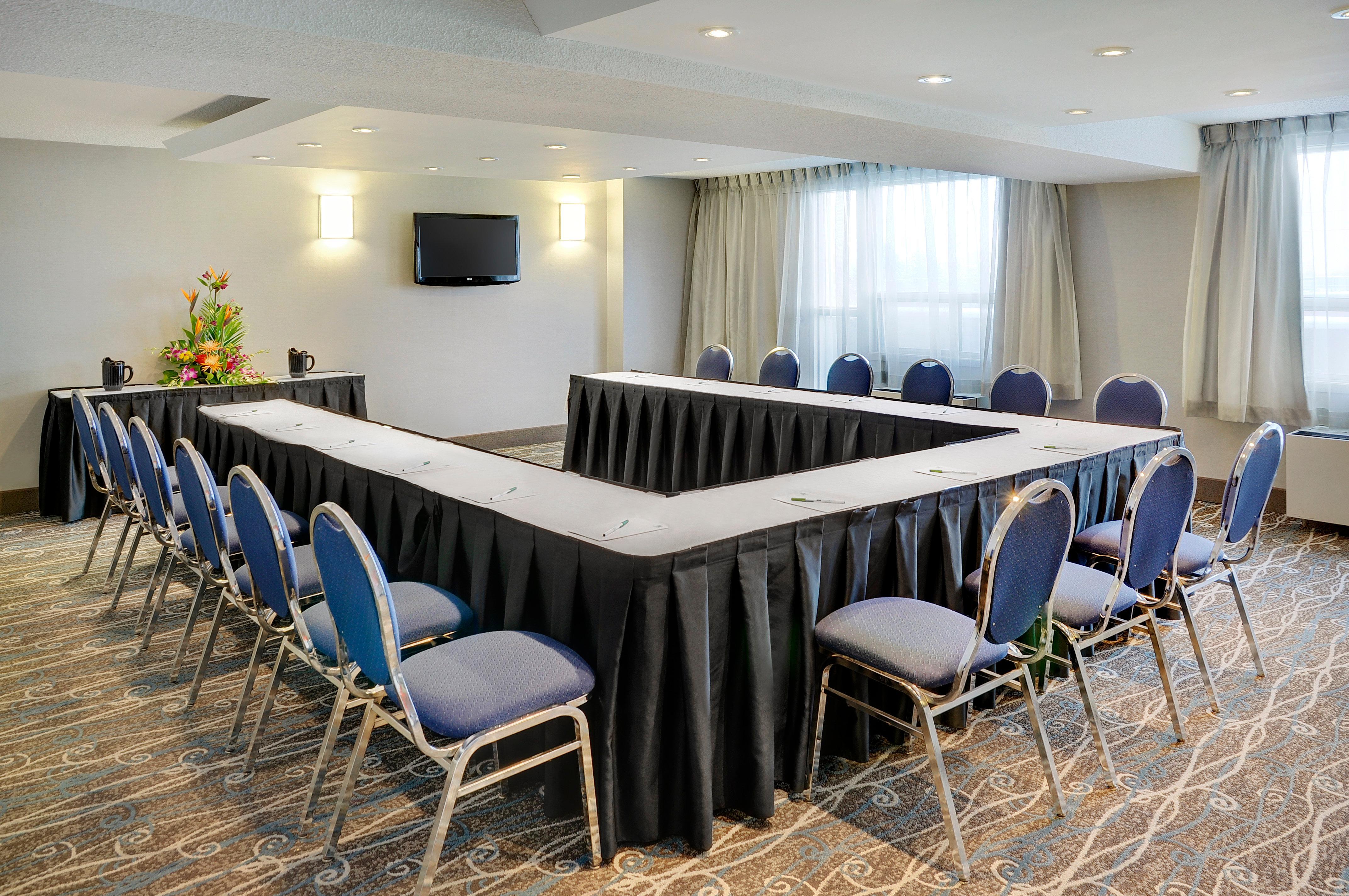 Holiday Inn Hotel & Suites London By Ihg Экстерьер фото