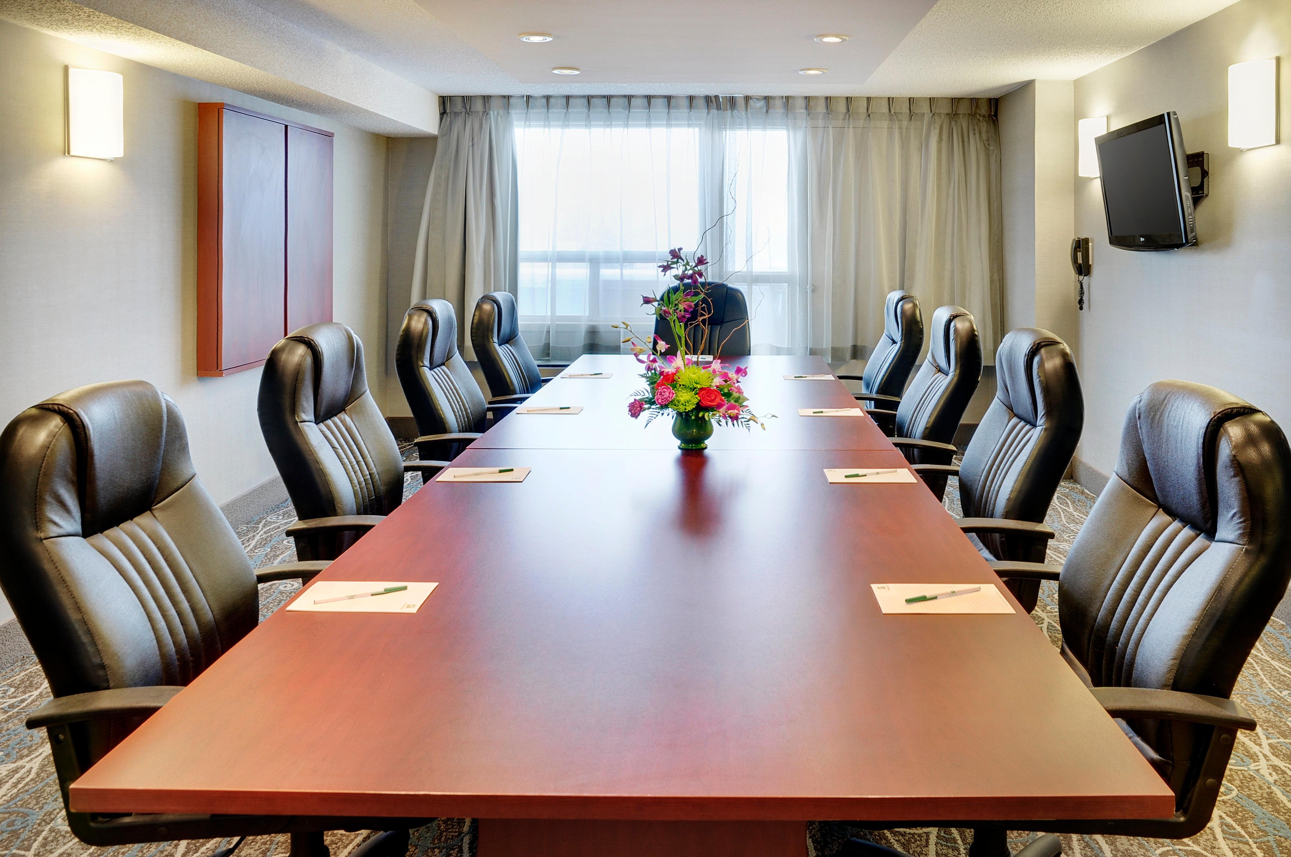 Holiday Inn Hotel & Suites London By Ihg Экстерьер фото