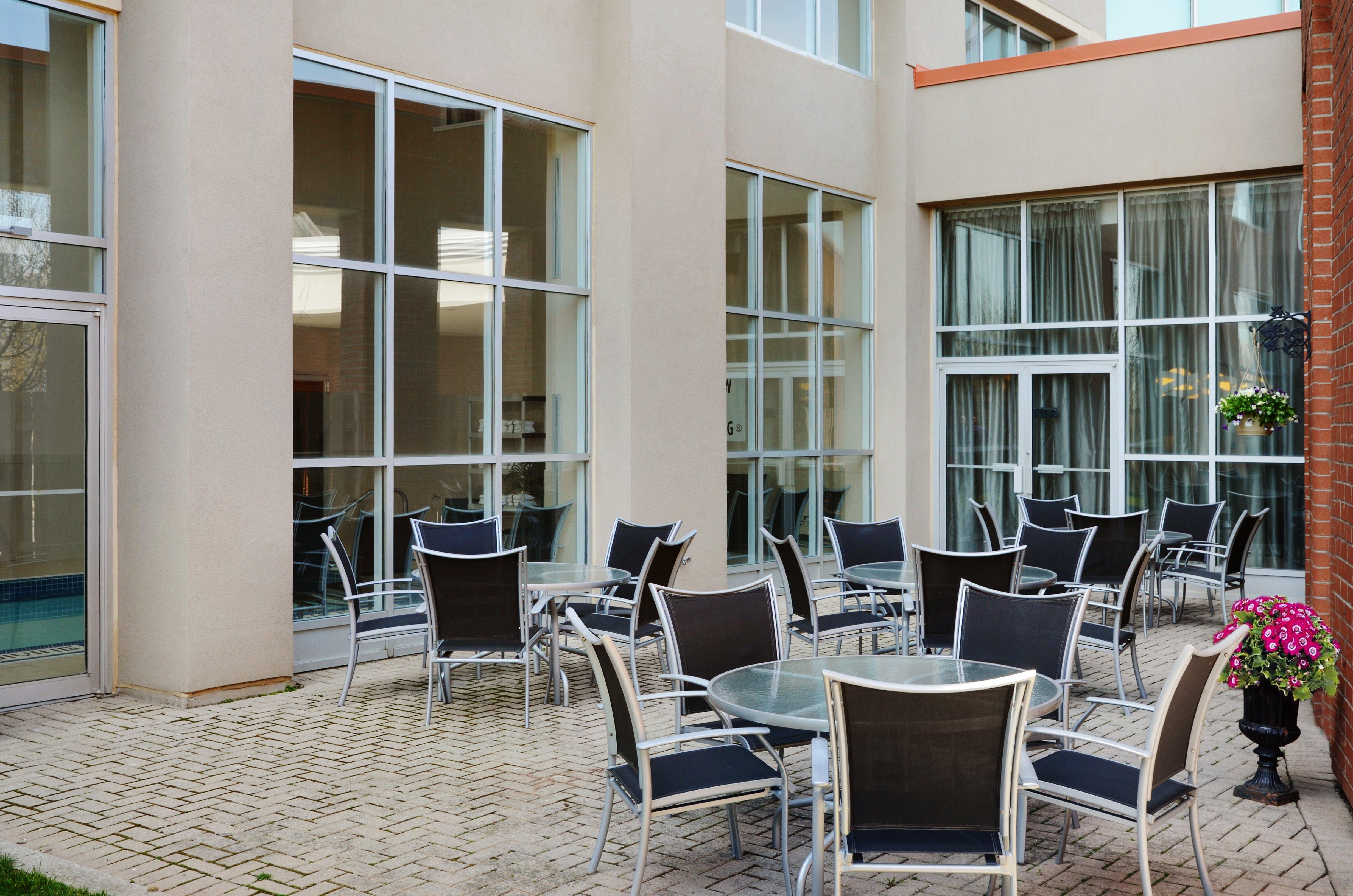 Holiday Inn Hotel & Suites London By Ihg Экстерьер фото