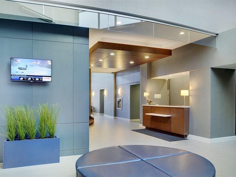 Holiday Inn Hotel & Suites London By Ihg Экстерьер фото