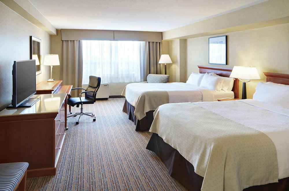 Holiday Inn Hotel & Suites London By Ihg Экстерьер фото
