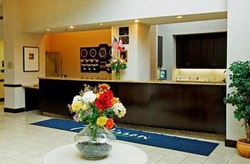 Holiday Inn Hotel & Suites London By Ihg Экстерьер фото