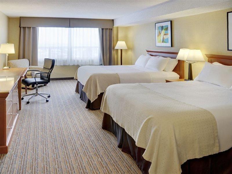 Holiday Inn Hotel & Suites London By Ihg Экстерьер фото